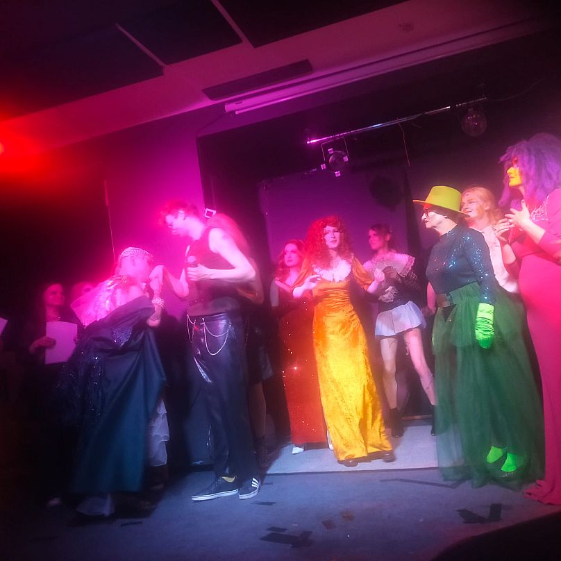 Artyści występują na Festiwalu Piosenki Przegiętej, Katowice 2025 r.