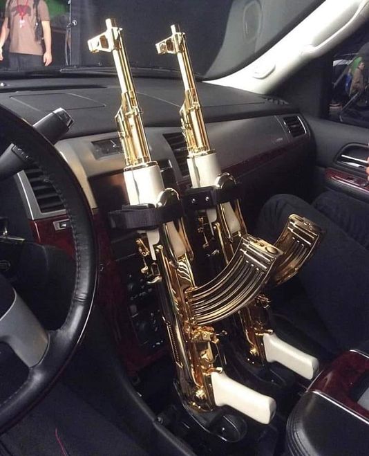 A gyilkost lenyűgöző fegyverek