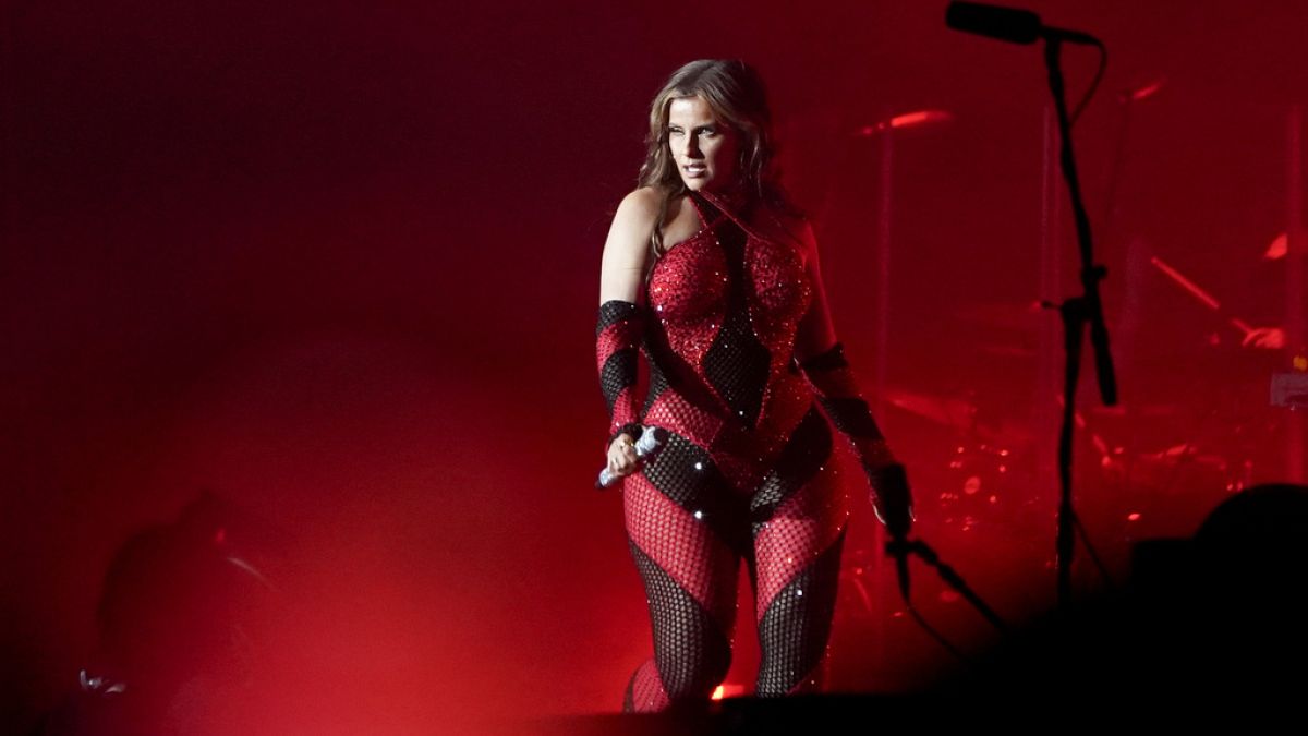 Stepping off: Is bodyshaming to blame for singer Nelly Furtado deciding to leave the stage?