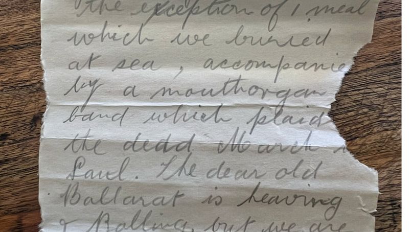 رسالة تم اكتشافها داخل زجاجة في كوندينغوب، أستراليا، يوم السبت 25 أكتوبر 2025.