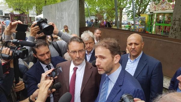 Casaleggio, premier ideale? Di Maio Casaleggio, premier ideale? Di Maio