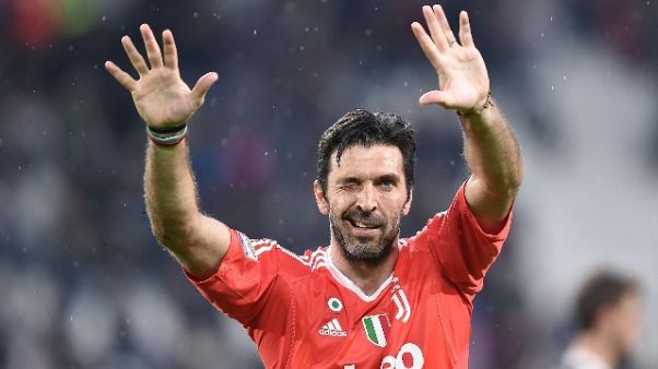 Il saluto della Roma a Buffon Il saluto della Roma a Buffon