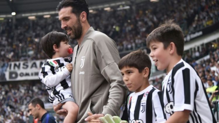 Italie: sobres adieux à la Juventus et long tour d'honneur pour Buffon