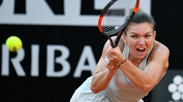 Open Bnl: Sharapova ko, Halep in finale Open Bnl: Sharapova ko, Halep in finale