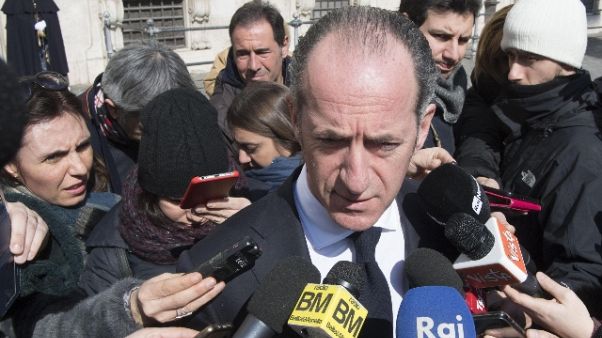 Contratto: Zaia vota in gazebo Lega Contratto: Zaia vota in gazebo Lega