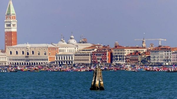 Vogalonga, 2mila imbarcazioni a Venezia Vogalonga, 2mila imbarcazioni a Venezia