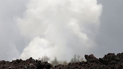سكان هاواي في خطر جديد مع وصول الحمم البركانية للمحيط