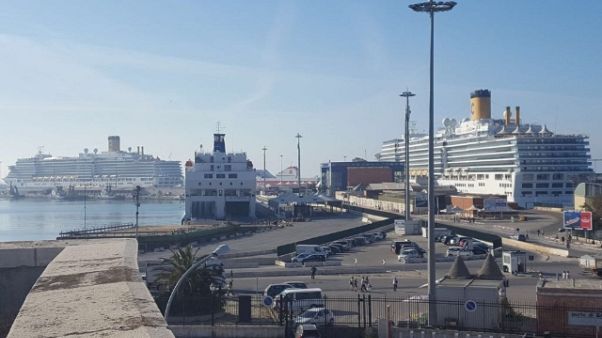 Assenteismo al porto, a Bari 10 indagati Assenteismo al porto, a Bari 10 indagati