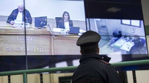 Mondo mezzo: 20 a giudizio, una condanna Mondo mezzo: 20 a giudizio, una condanna