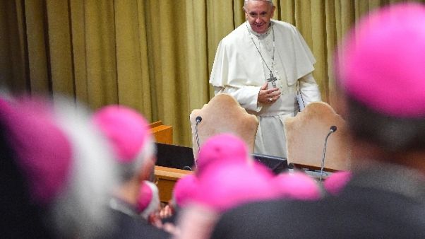 Papa: attenti denaro,vescovi non faraoni Papa: attenti denaro,vescovi non faraoni
