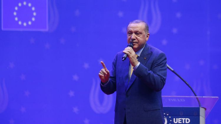 إردوغان يقول إن الدول التي تملك أسلحة نووية "تهدد العالم"