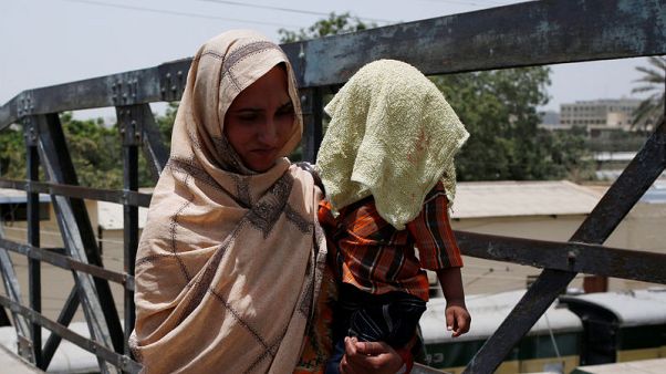 منظمة اجتماعية: وفاة 65 شخصا في موجة حر بمدينة كراتشي الباكستانية منظمة اجتماعية: وفاة 65 شخصا في موجة حر بمدينة كراتشي الباكستانية