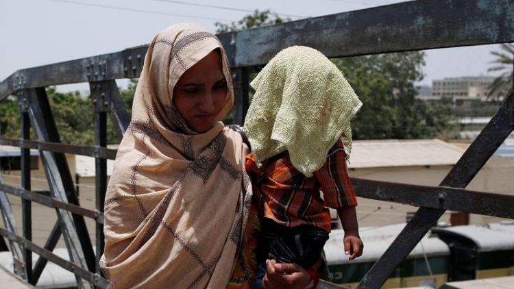 منظمة اجتماعية: وفاة 65 شخصا في موجة حر بمدينة كراتشي الباكستانية