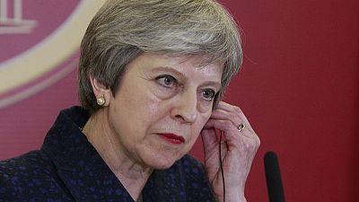 رئيسة وزراء بريطانيا تشارك في تأبين ضحايا هجوم استهدف حفلا موسيقيا