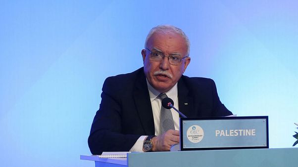 الفلسطينيون يطلبون من المحكمة الجنائية الدولية التحقيق في جرائم إسرائيلية مزعومة الفلسطينيون يطلبون من المحكمة الجنائية الدولية التحقيق في جرائم إسرائيلية مزعومة