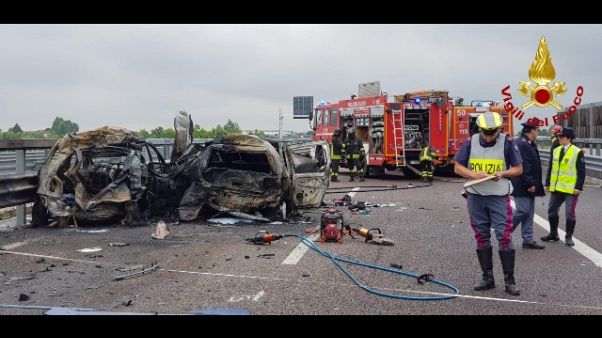 Scontro tra auto su A31, tre morti Scontro tra auto su A31, tre morti