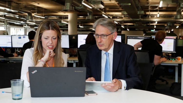 Hammond sets target for 15 million 'full-fibre' broadband connections by 2025