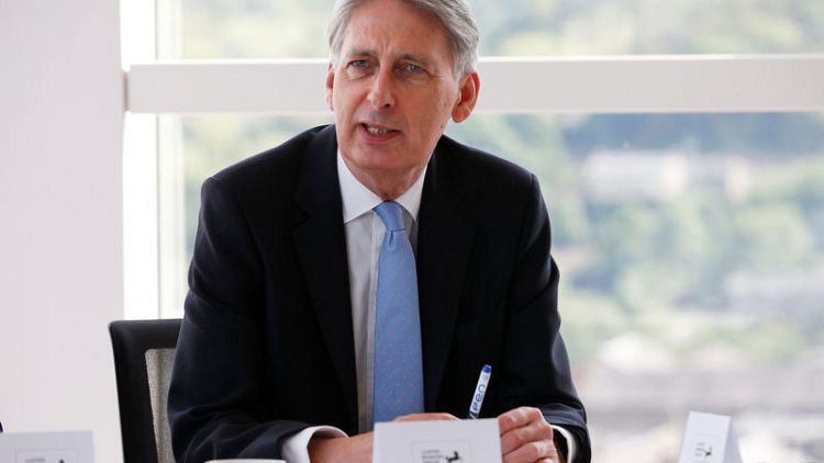 Hammond rebuffs employers' call for customs union after Brexit