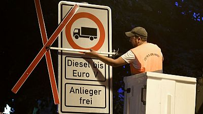 Hamburg to maintain diesel ban until Berlin enforces retrofits Hamburg to maintain diesel ban until Berlin enforces retrofits