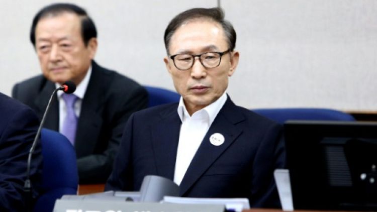 L'ex-président sud-coréen Lee se dit insulté par les accusations de corruption