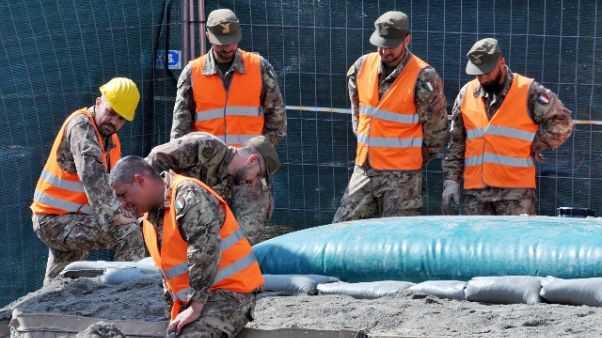 Disinnesco bomba Torino,no voli domenica Disinnesco bomba Torino,no voli domenica