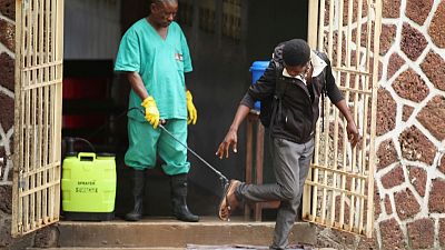 هروب ثلاثة مصابين بالإيبولا من حجر صحي في الكونجو