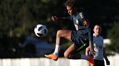 Neymar's slim shoulders carry Brazil's burden of hopes Neymar's slim shoulders carry Brazil's burden of hopes