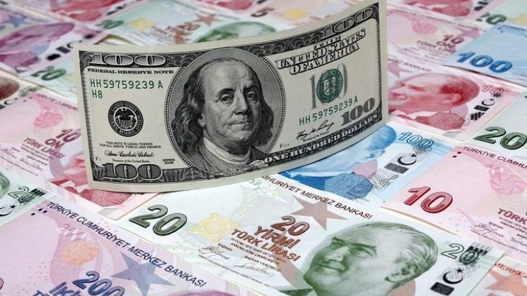 الليرة التركية تنخفض صوب 4.7 مقابل الدولار