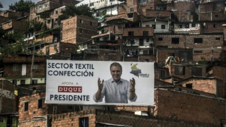Colombie: une droite décidée à récupérer le pouvoir en promettant le changement