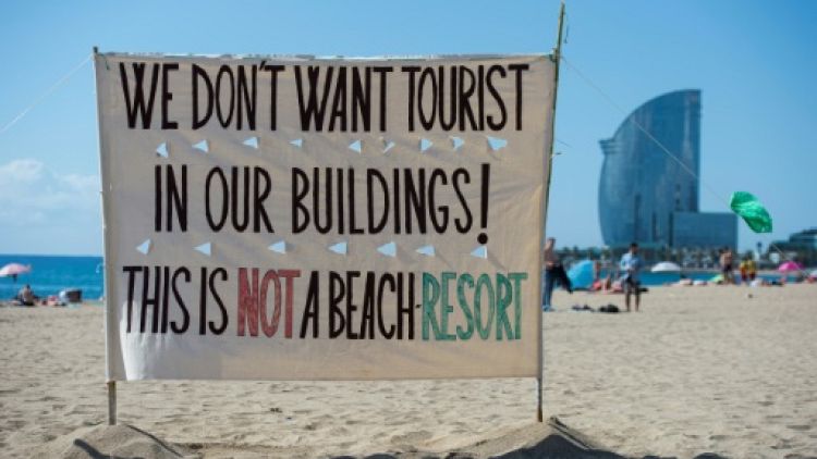 Face à Airbnb, les villes espagnoles entre ruses et interdiction