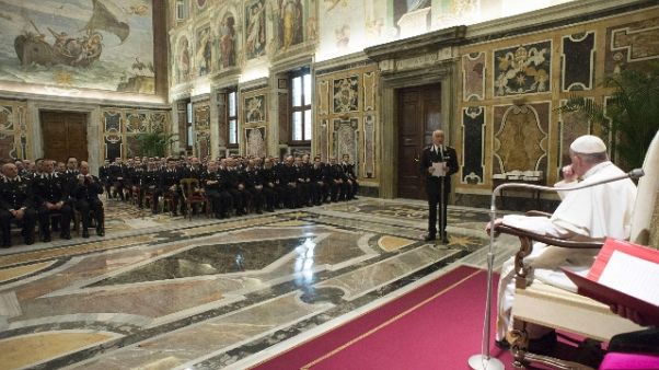 Papa: buona salute famiglia decisiva Papa: buona salute famiglia decisiva