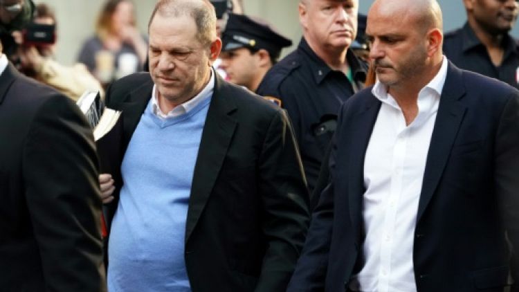Harvey Weinstein est arrivé au commissariat de Manhattan avant une probable inculpation