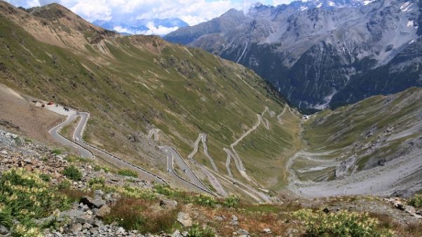 Riaperto al traffico passo Stelvio Riaperto al traffico passo Stelvio