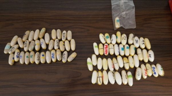 Droga: 81 ovuli nello stomaco, arrestato Droga: 81 ovuli nello stomaco, arrestato