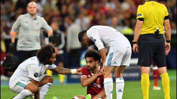 Champions: Salah infortunato,deve uscire Champions: Salah infortunato,deve uscire