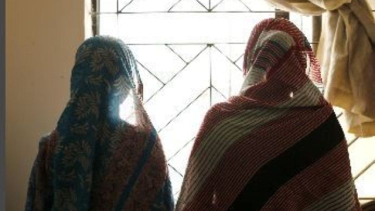 Madre evita bimba si sposi in Bangladesh