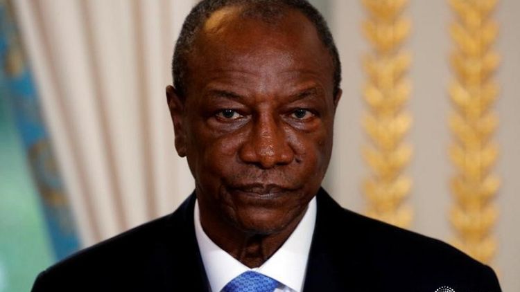 رئيس غينيا يجري تعديلا وزاريا لاحتواء الاضطرابات والإضرابات