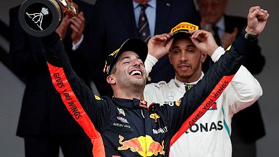 Hamilton sees Ricciardo staying at Red Bull Hamilton sees Ricciardo staying at Red Bull