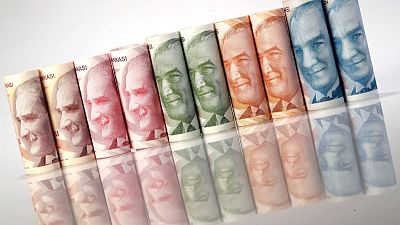 الليرة التركية ترتفع إلى 4.67 مقابل الدولار