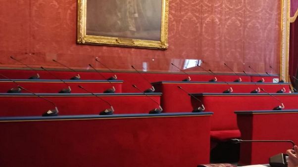 M5S protesta, salta Consiglio comunale M5S protesta, salta Consiglio comunale