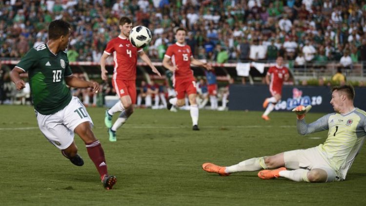 Soccer - Mexico fail to break down Wales