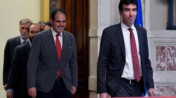 Martina propone astensione Pd su fiducia Martina propone astensione Pd su fiducia