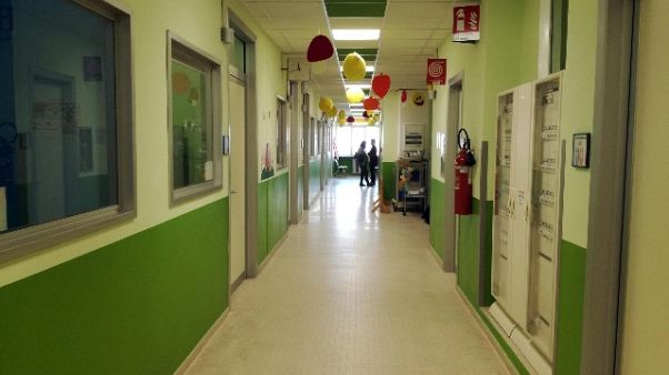 Bagnetto in ospedale, neonato scottato Bagnetto in ospedale, neonato scottato