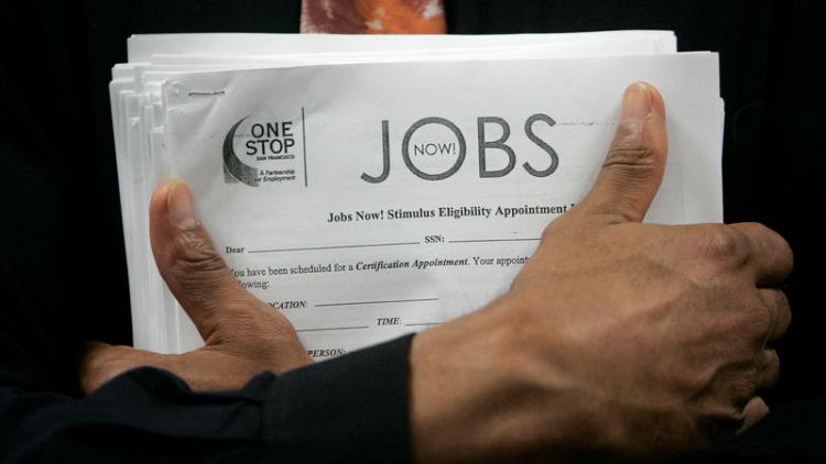 U.S. weekly jobless claims drop as labour market picks up steam
