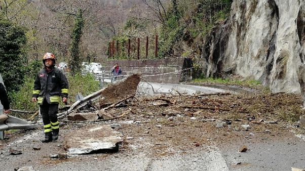 Frana, isolati Madesimo e Campodolcino Frana, isolati Madesimo e Campodolcino