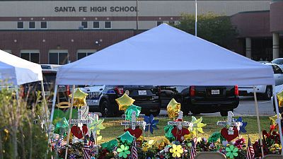 Trump to visit families of victims of Texas school shooting Trump to visit families of victims of Texas school shooting