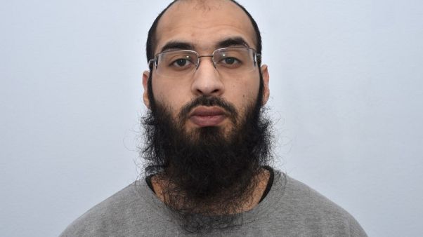 رجل حرض على مهاجمة الأمير البريطاني جورج يقر بذنبه في تهم بالإرهاب رجل حرض على مهاجمة الأمير البريطاني جورج يقر بذنبه في تهم بالإرهاب