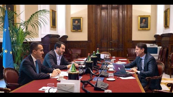 Governo: al via incontro Salvini-Di Maio Governo: al via incontro Salvini-Di Maio