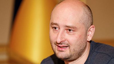 أوكرانيا تدافع عن الإعلان الزائف عن مقتل صحفي روسي بعد انتقادات
