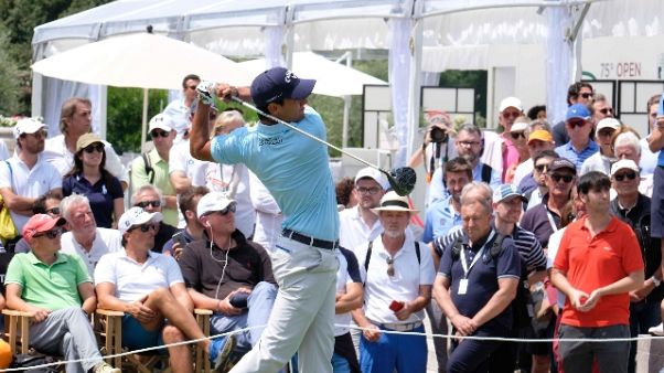 Golf: Open Italia, riprende gara Golf: Open Italia, riprende gara